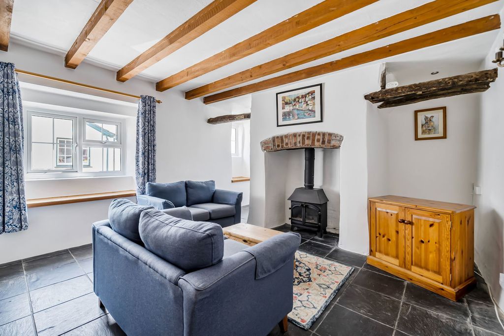 Property photo 2 of 13