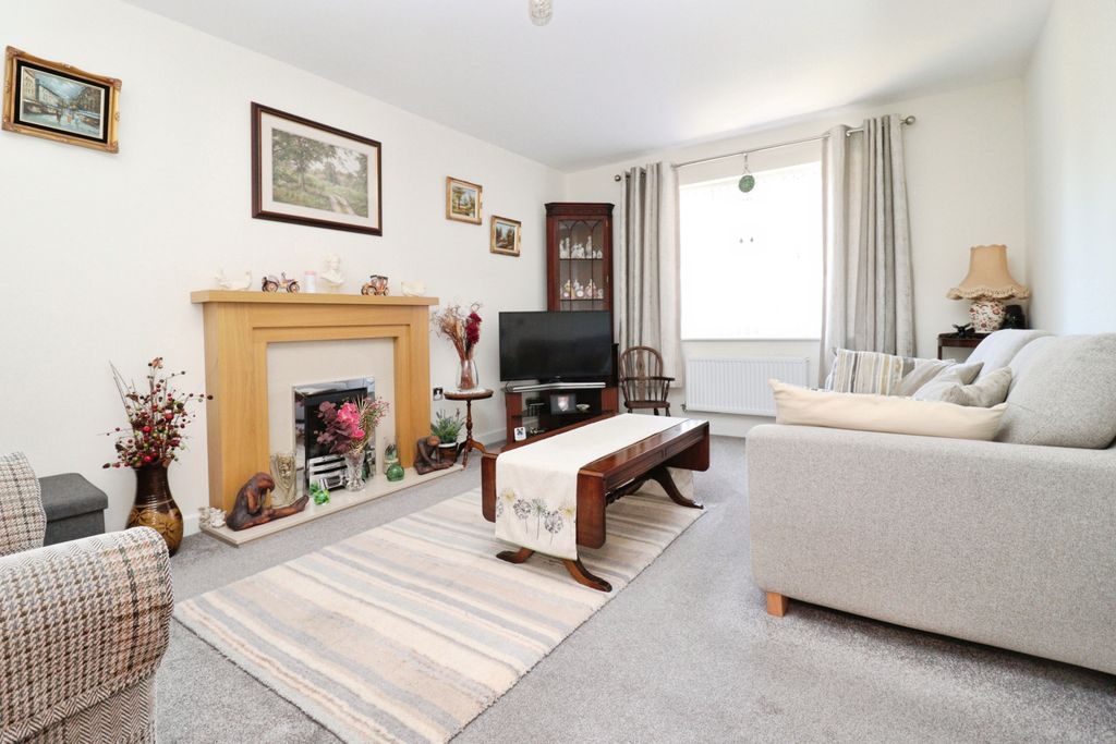 Property photo 2 of 29