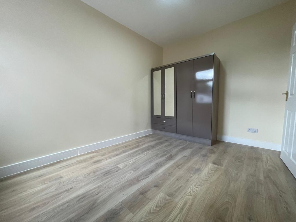 Property photo 3 of 9 Gallery