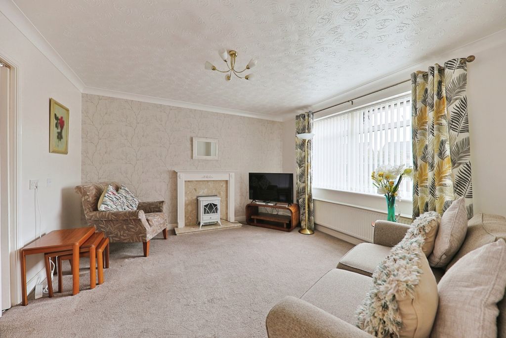 Property photo 3 of 10 3244028