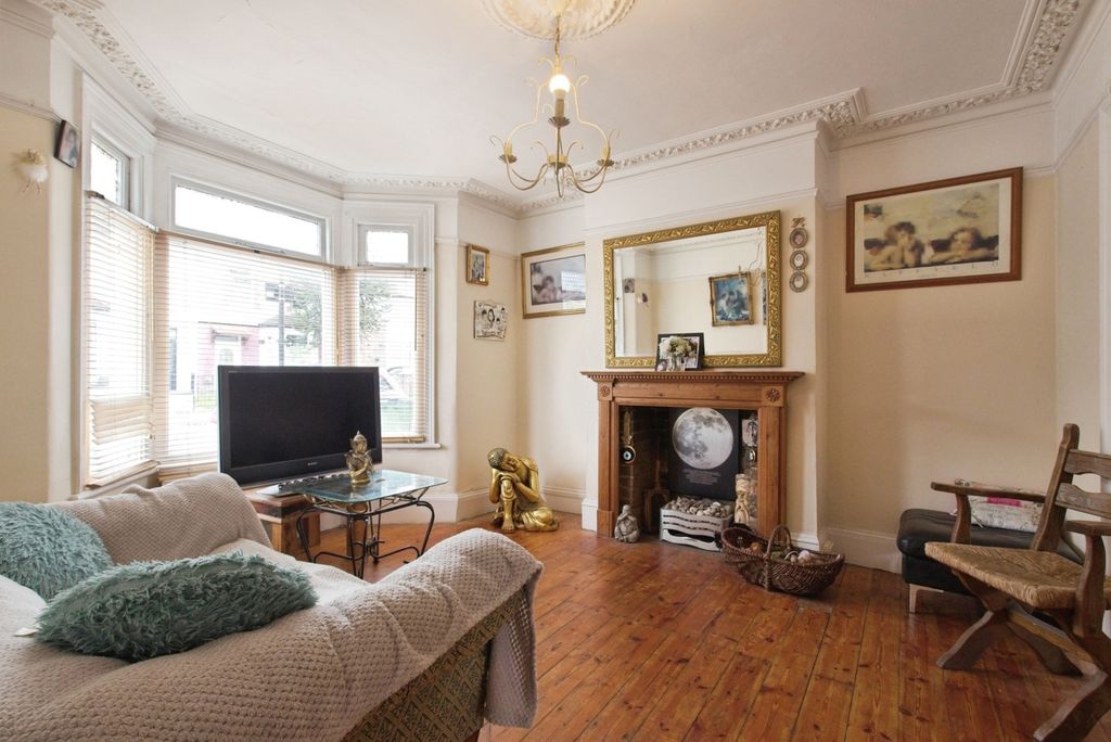 Property photo 2 of 17 Photo