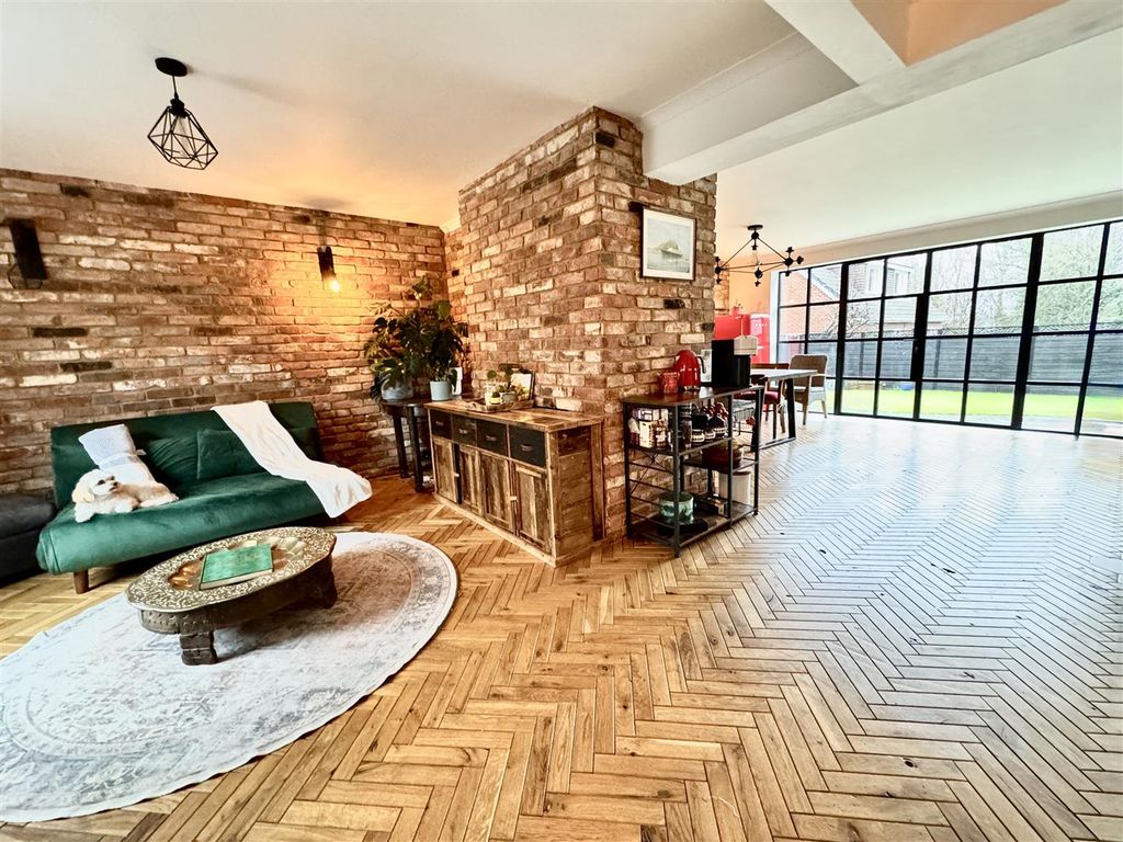 Property photo 2 of 24