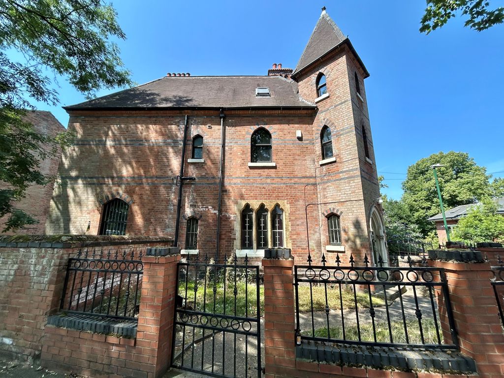 Property photo 1 of 12 Image