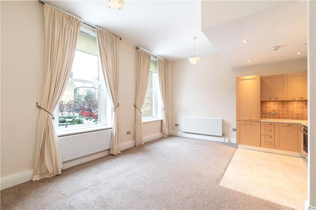 Property photo 2 of 9 Sitting Room