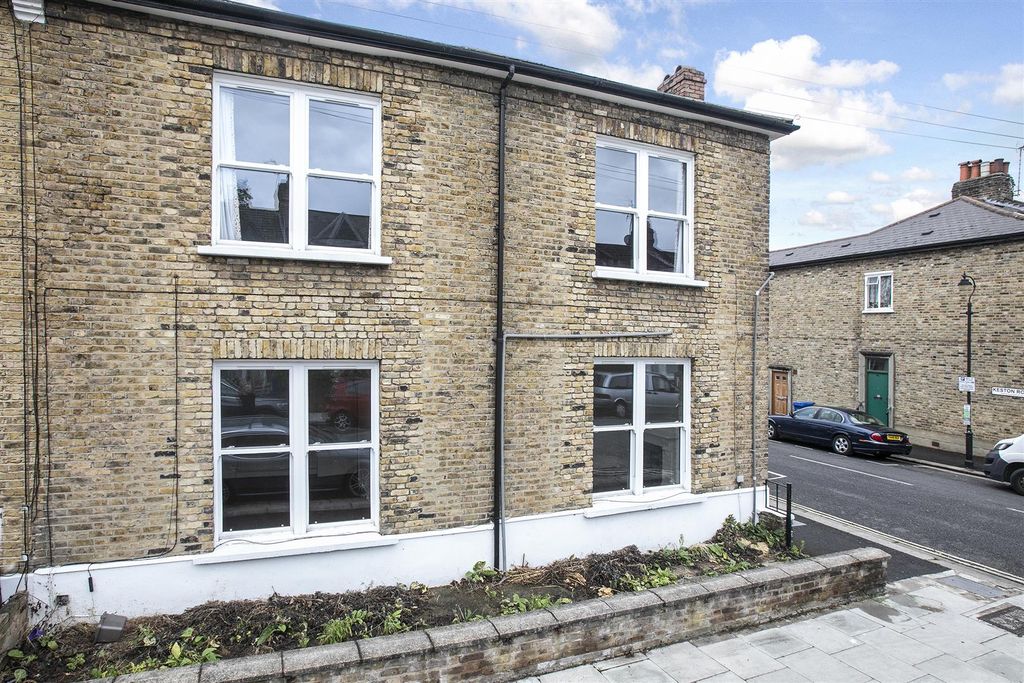 Property photo 1 of 10