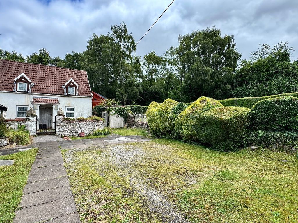 Property photo 2 of 11