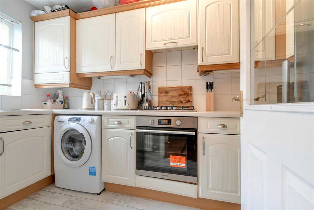 Property photo 3 of 13 Kitchen
