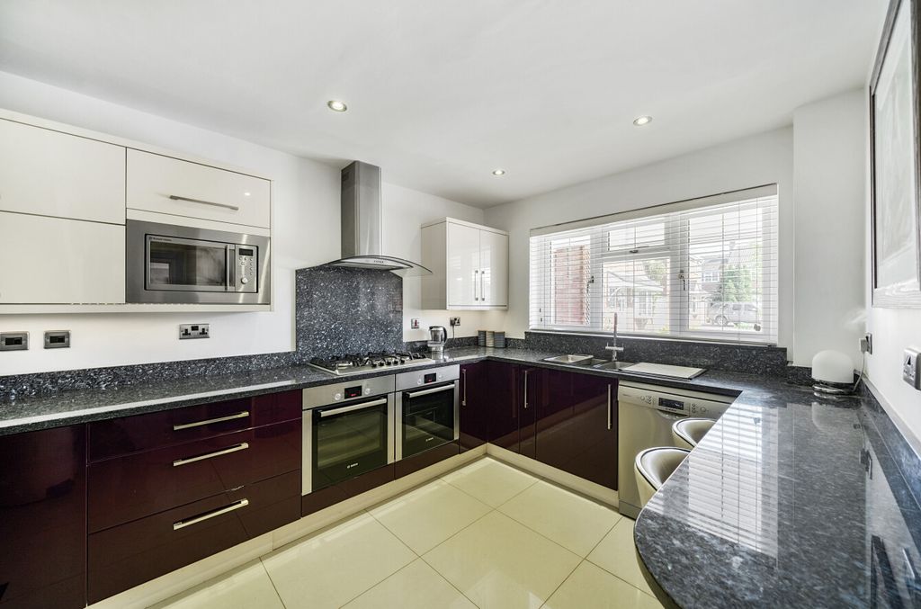 Property photo 3 of 19 12828865