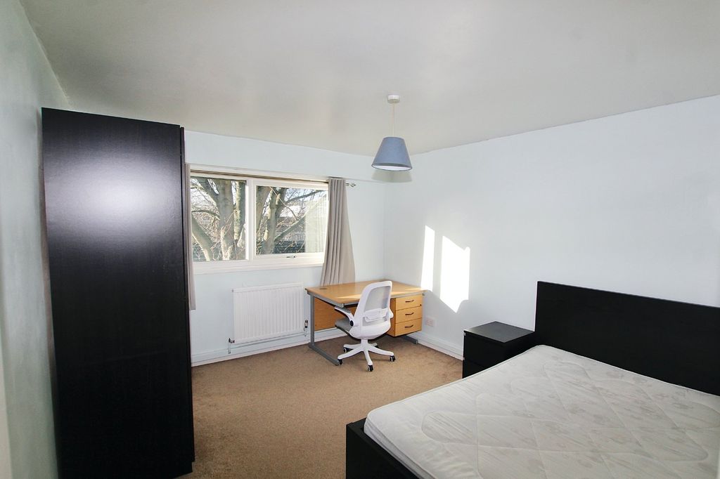 Property photo 3 of 8 Picture No. 17