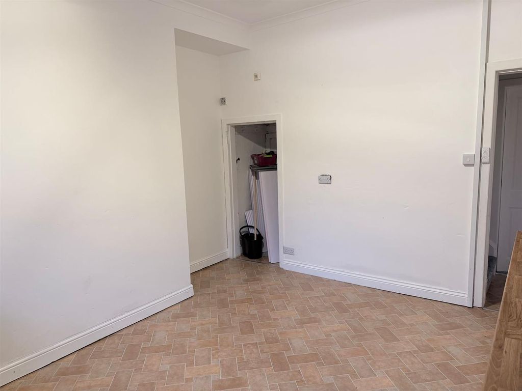 Property photo 3 of 26