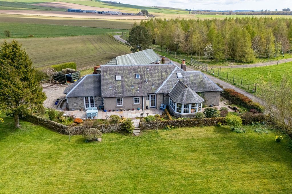 Property photo 1 of 36 External Rear