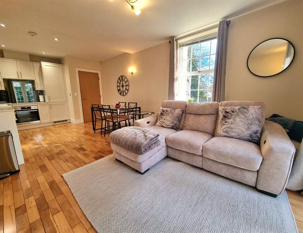 Property photo 2 of 11 Reception