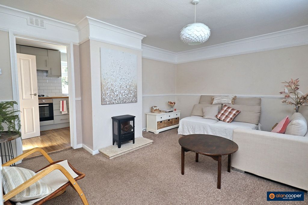 Property photo 2 of 20 4421402