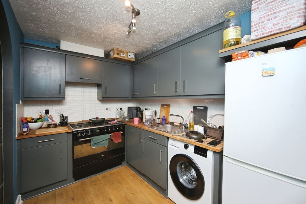 Property photo 2 of 11