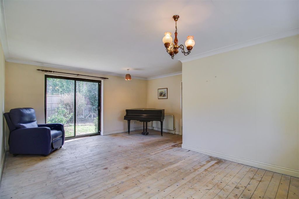 Property photo 3 of 10 Lounge Diner