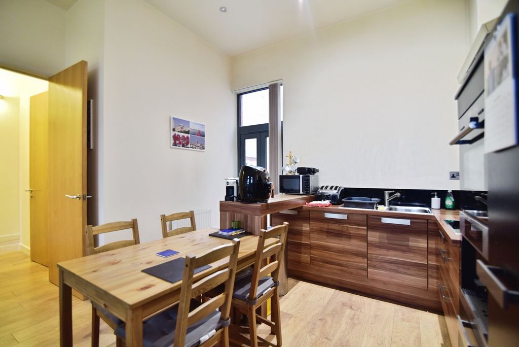 Property photo 3 of 12 Pbox-Img.Jpg