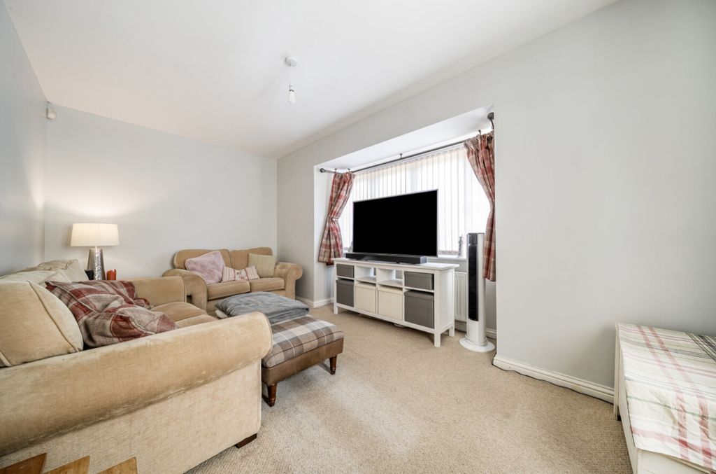 Property photo 3 of 24 1335288-1-68Af25F86Bea8