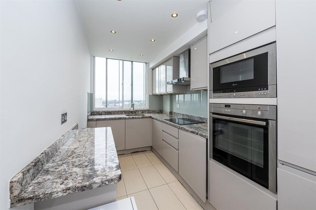 Property photo 2 of 16 Photo 1