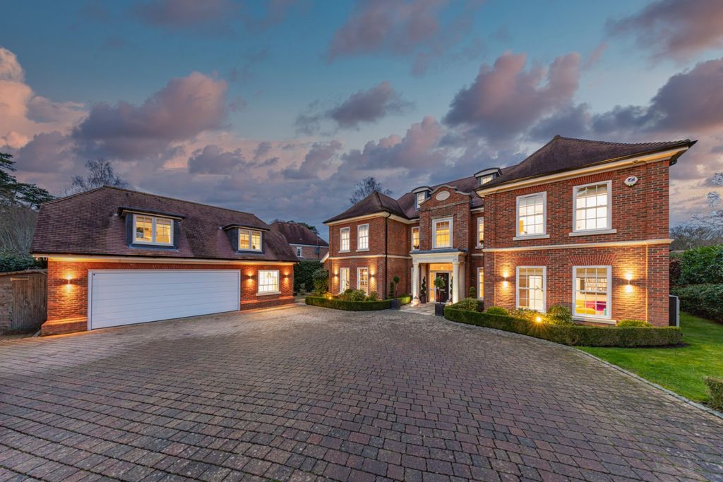 Property photo 1 of 28 Bowood At Dusk
