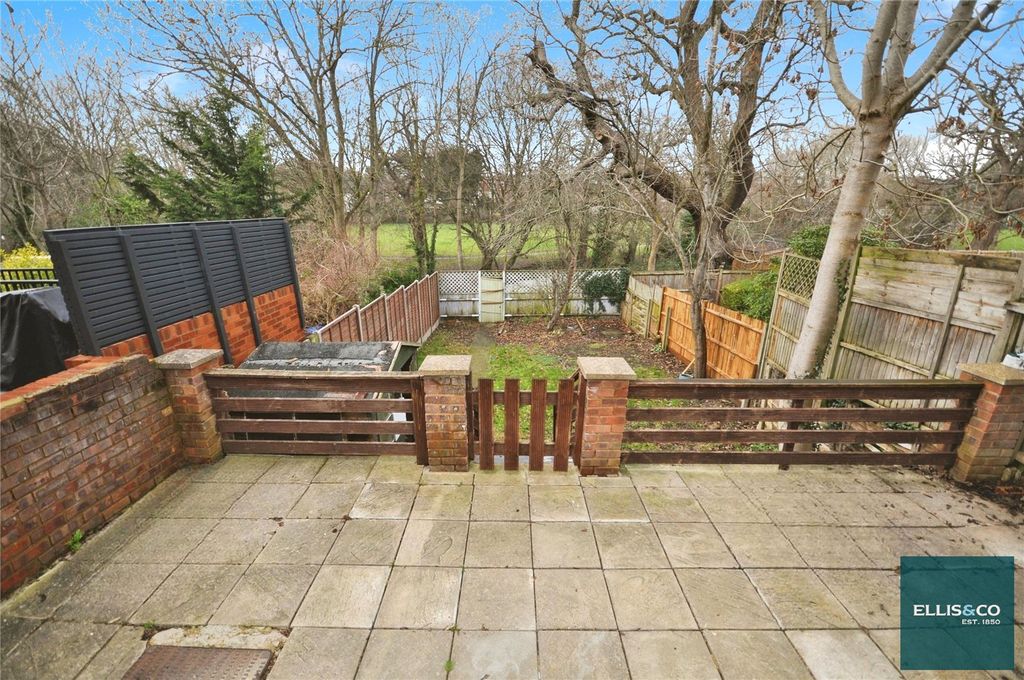 Property photo 2 of 11 Picture No. 25