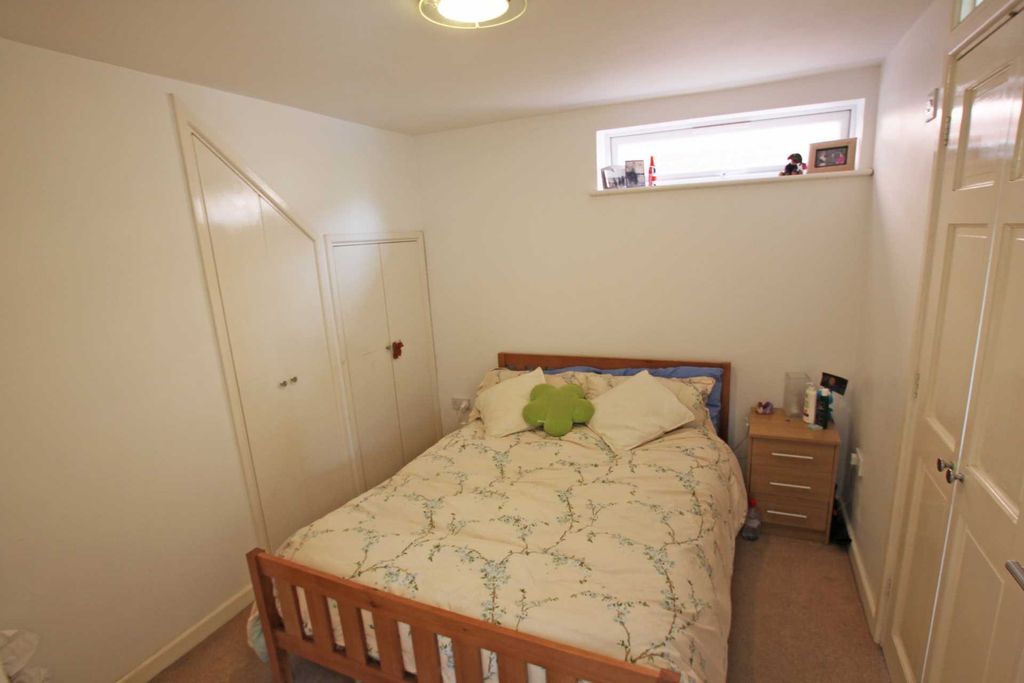 Property photo 3 of 3