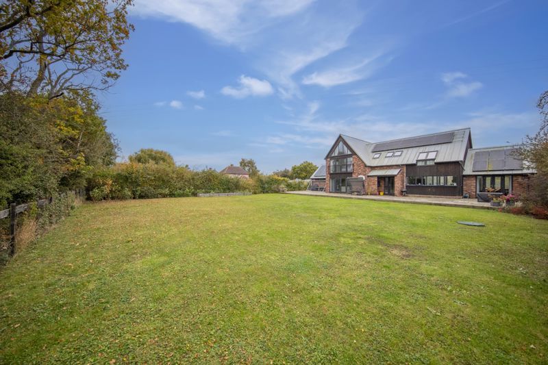 Property photo 2 of 36 The Hawthorns