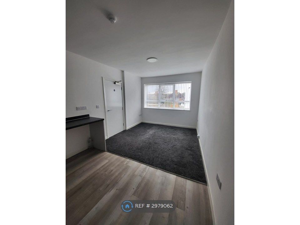 Property photo 2 of 6 Living Room