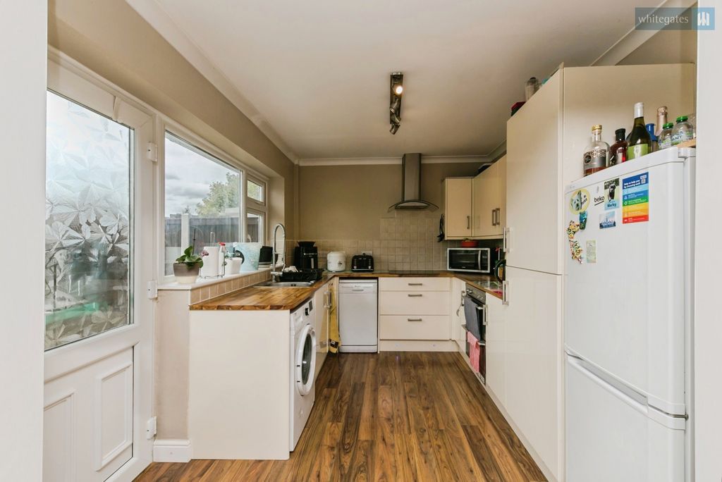 Property photo 3 of 19 Pbox-Img.Jpg