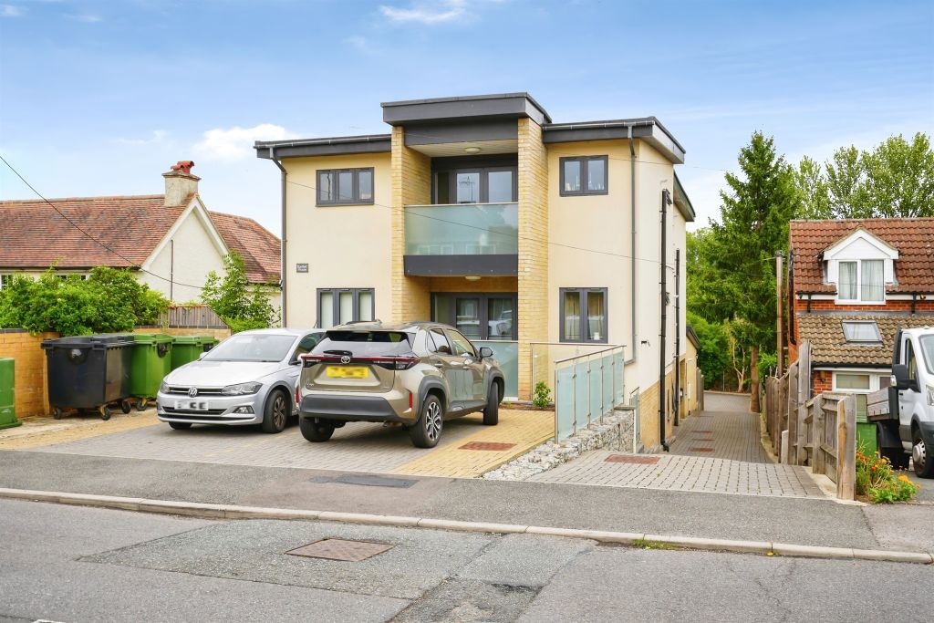 Property photo 1 of 12
