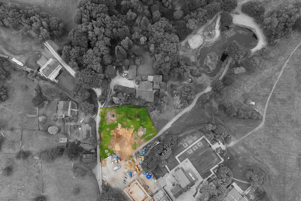 Property photo 1 of 5 Land Off The Coppice