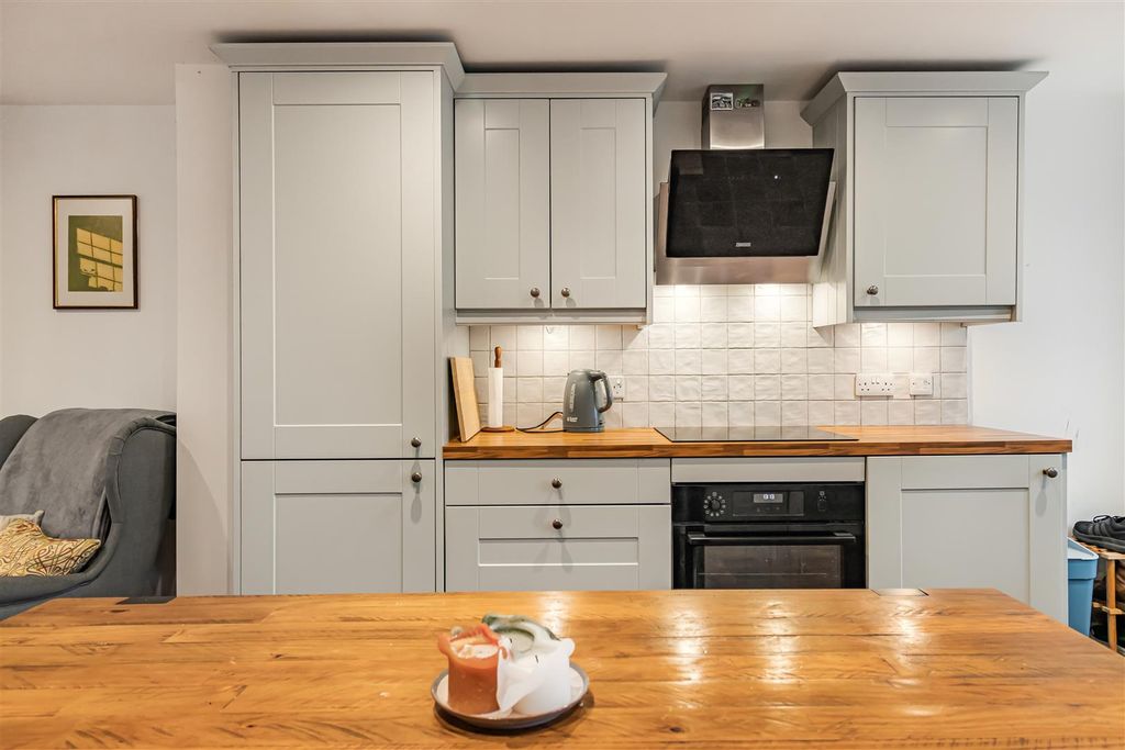 Property photo 3 of 15 3_67461.Jpg