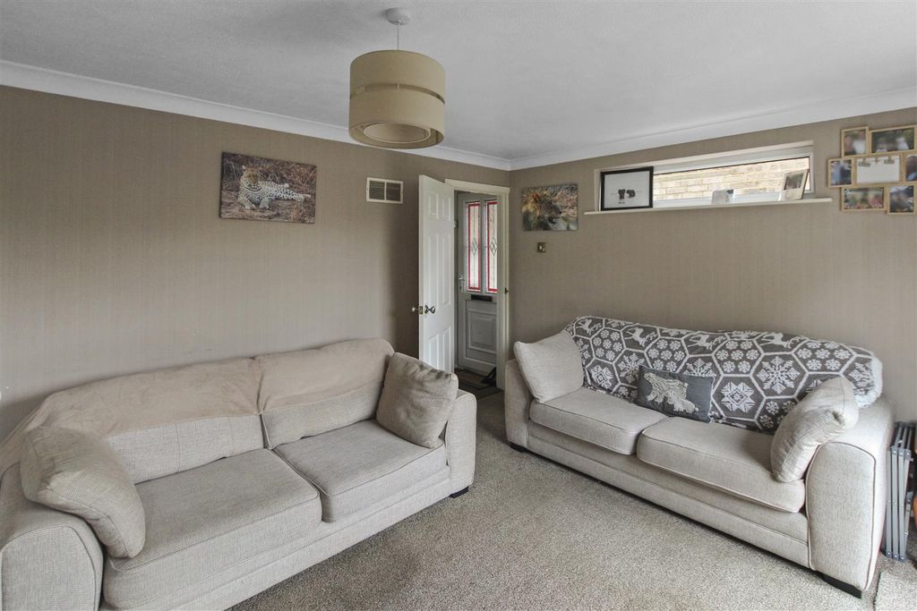 Property photo 2 of 16 Mackenzie Road