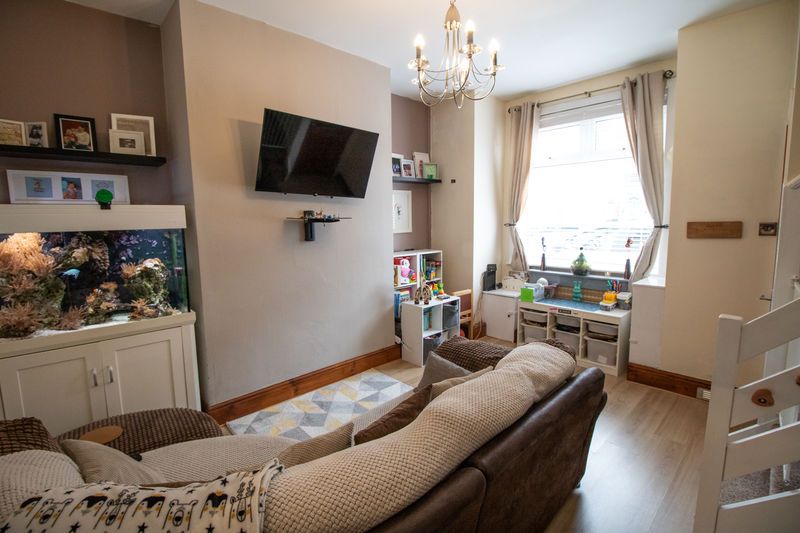 Property photo 2 of 11 Lounge