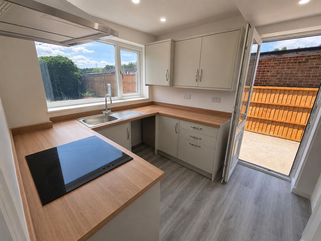 Property photo 2 of 7 Kitchen.Png