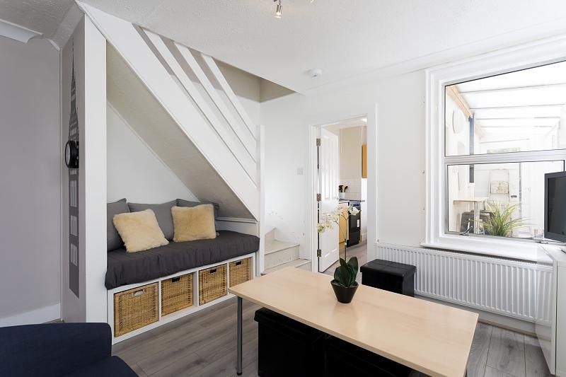 Property photo 1 of 11 1059080