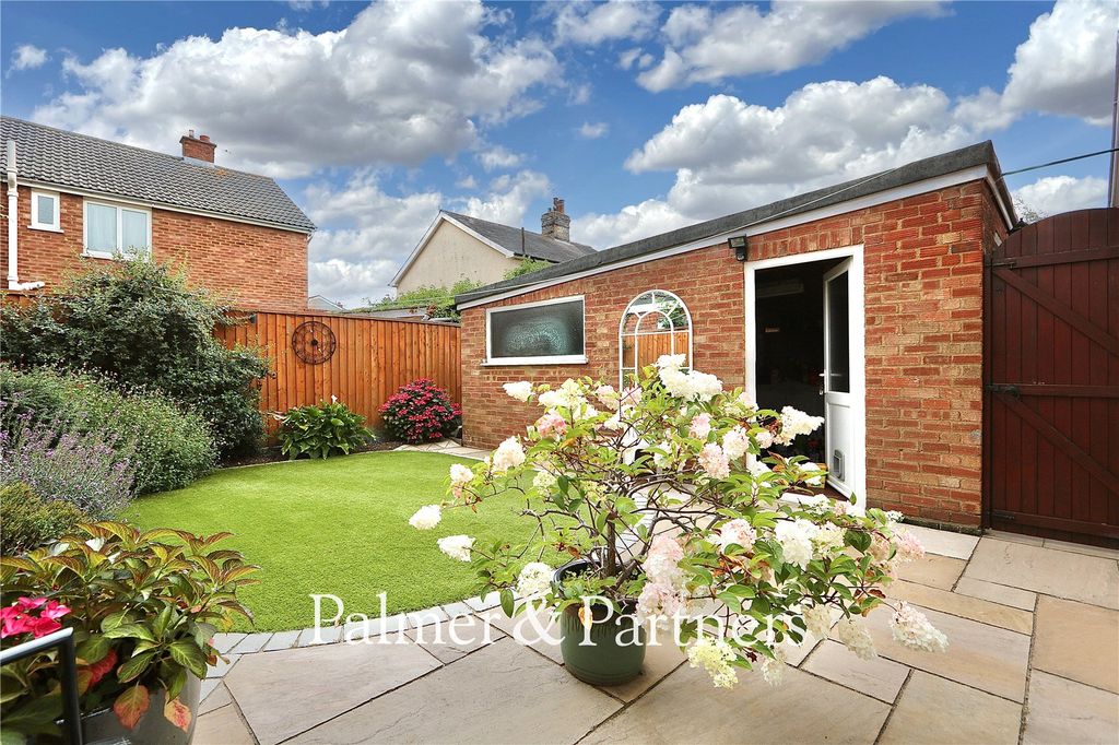Property photo 3 of 24 Picture No. 01