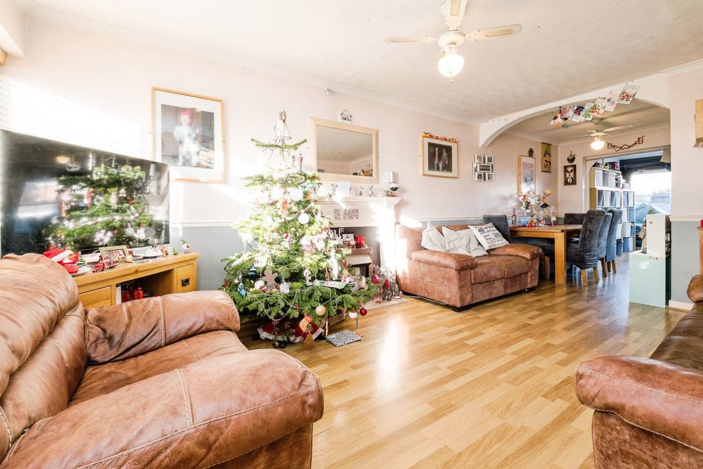 Property photo 2 of 14 Pbox-Img.Jpg