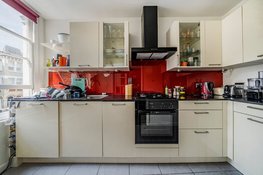 Property photo 3 of 16 Picture No. 05