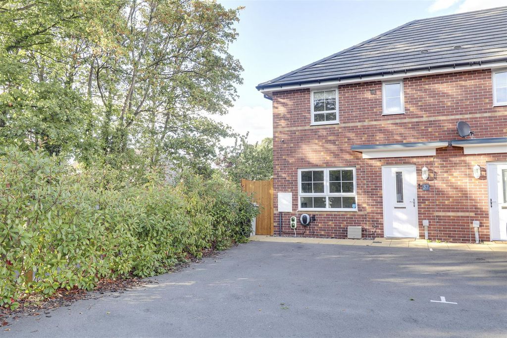 Property photo 1 of 18 Tlc_c0Bfb752-F68E-46Db-813d-Aba9c929113E_E5d18d6.J