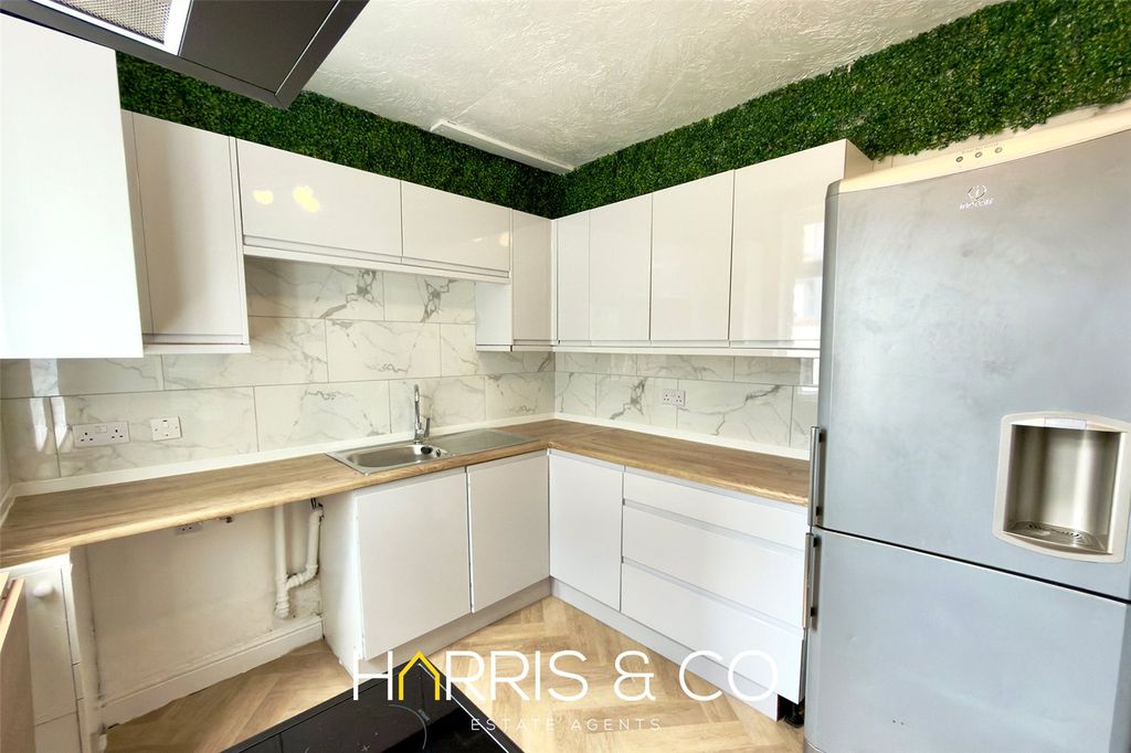 Property photo 1 of 16 Picture No. 08