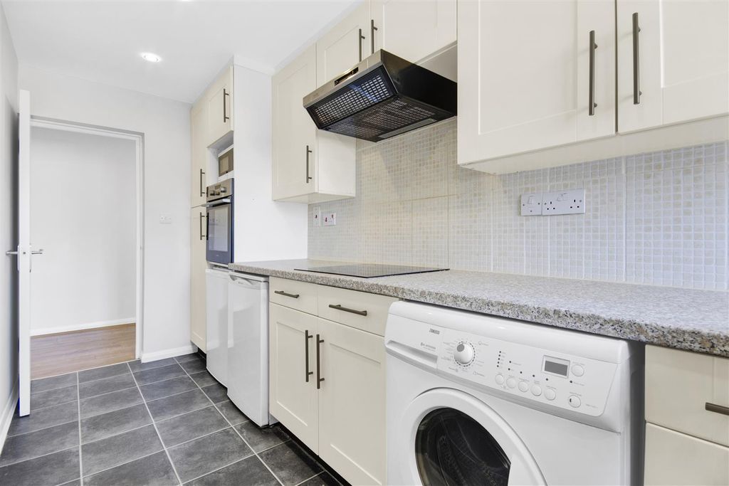 Property photo 3 of 12 5.Jpg