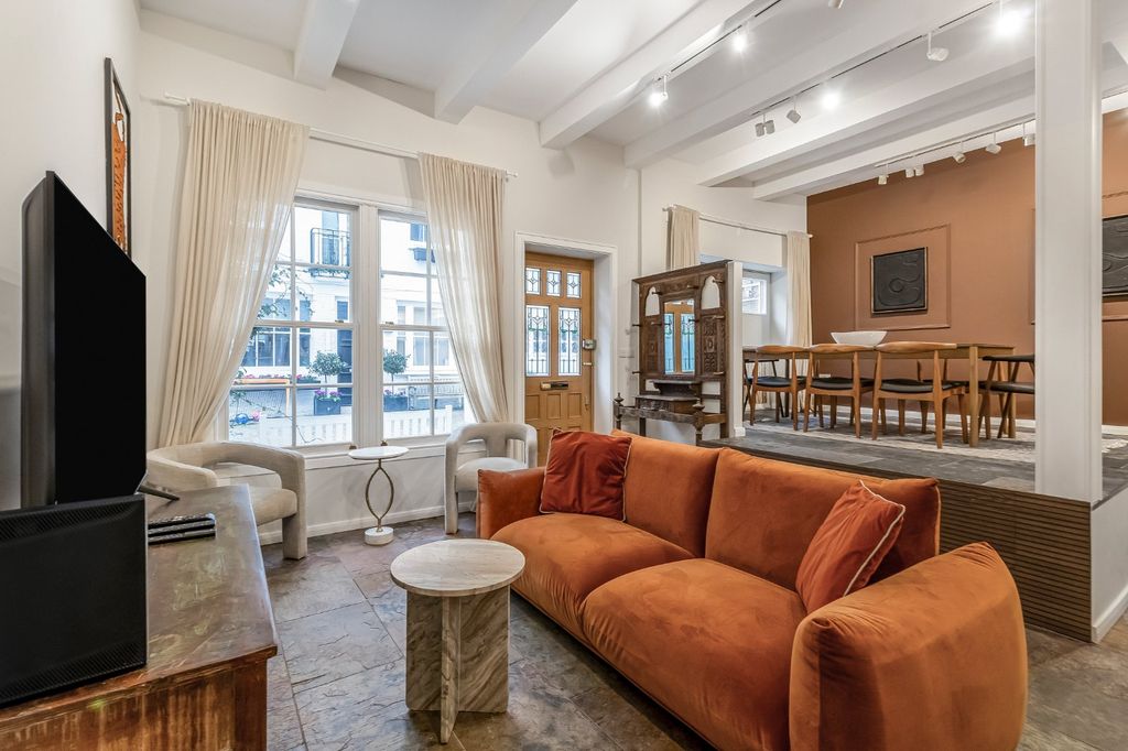 Property photo 2 of 70 Picture No. 54