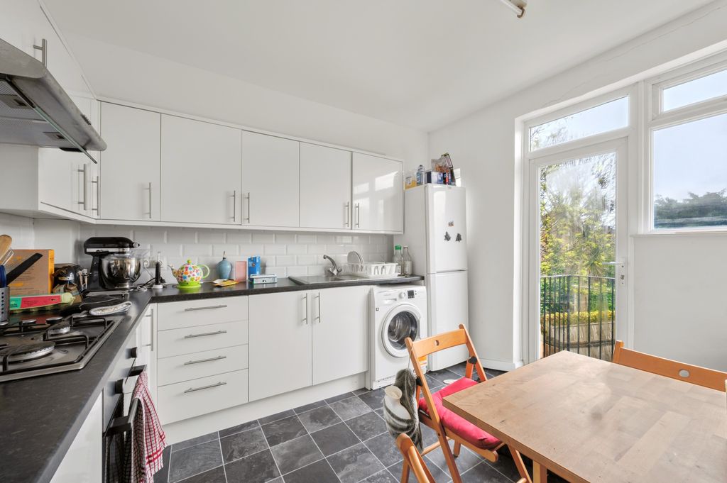 Property photo 1 of 8 Picture No. 09