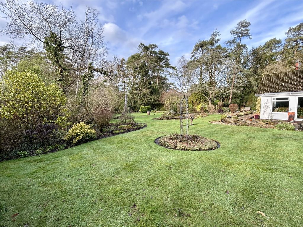 Property photo 3 of 26 Garden