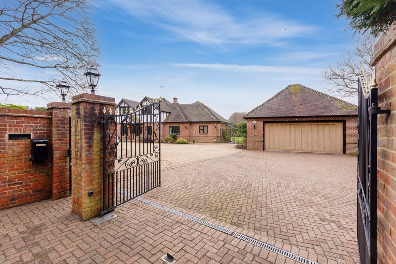 Property photo 2 of 31 Photo 47