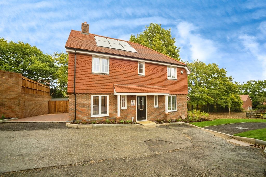 Property photo 1 of 18