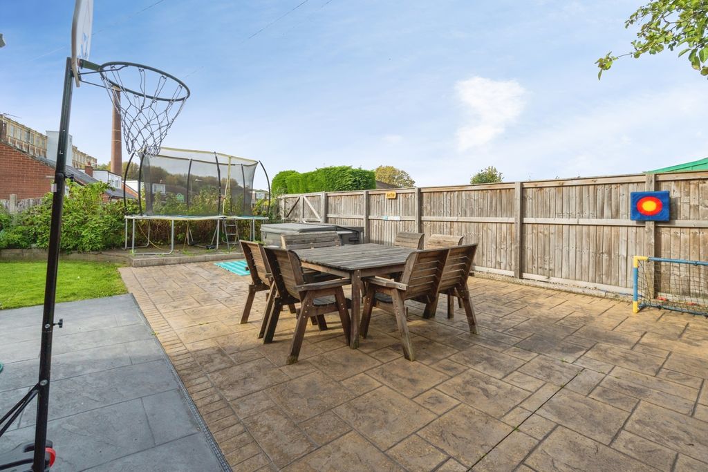 Property photo 3 of 26 Pbox-Img.Jpg