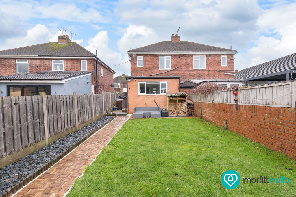 Property photo 2 of 25