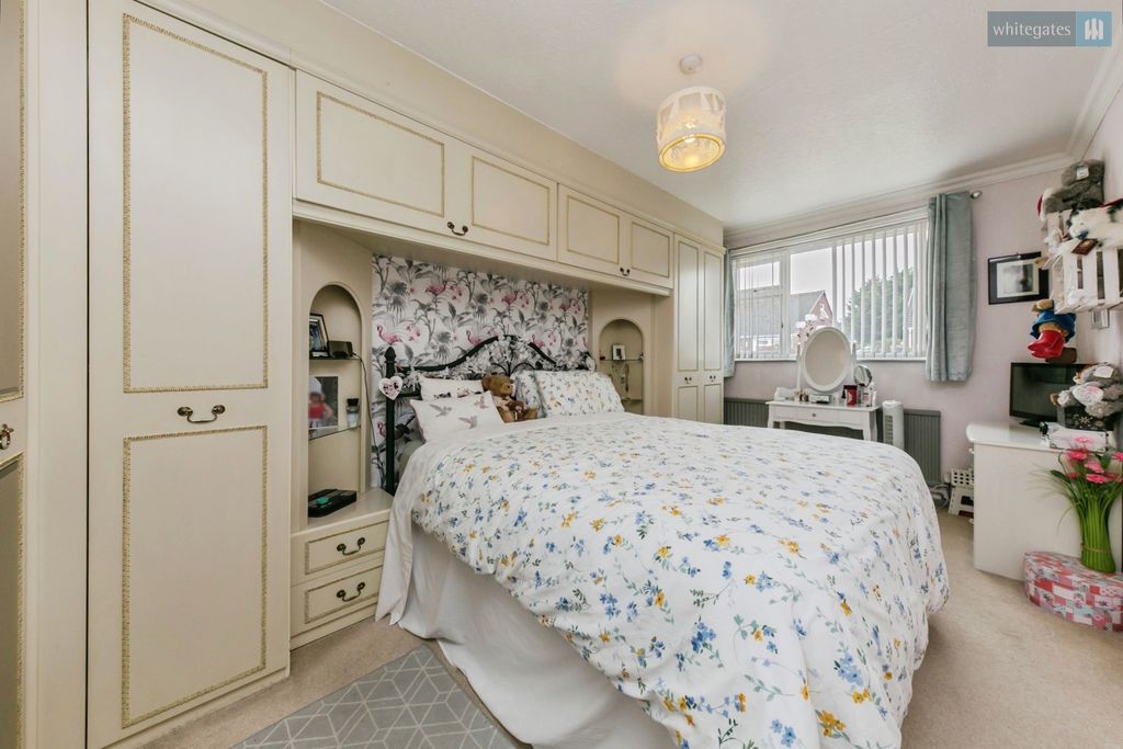 Property photo 3 of 16 Pbox-Img.Jpg