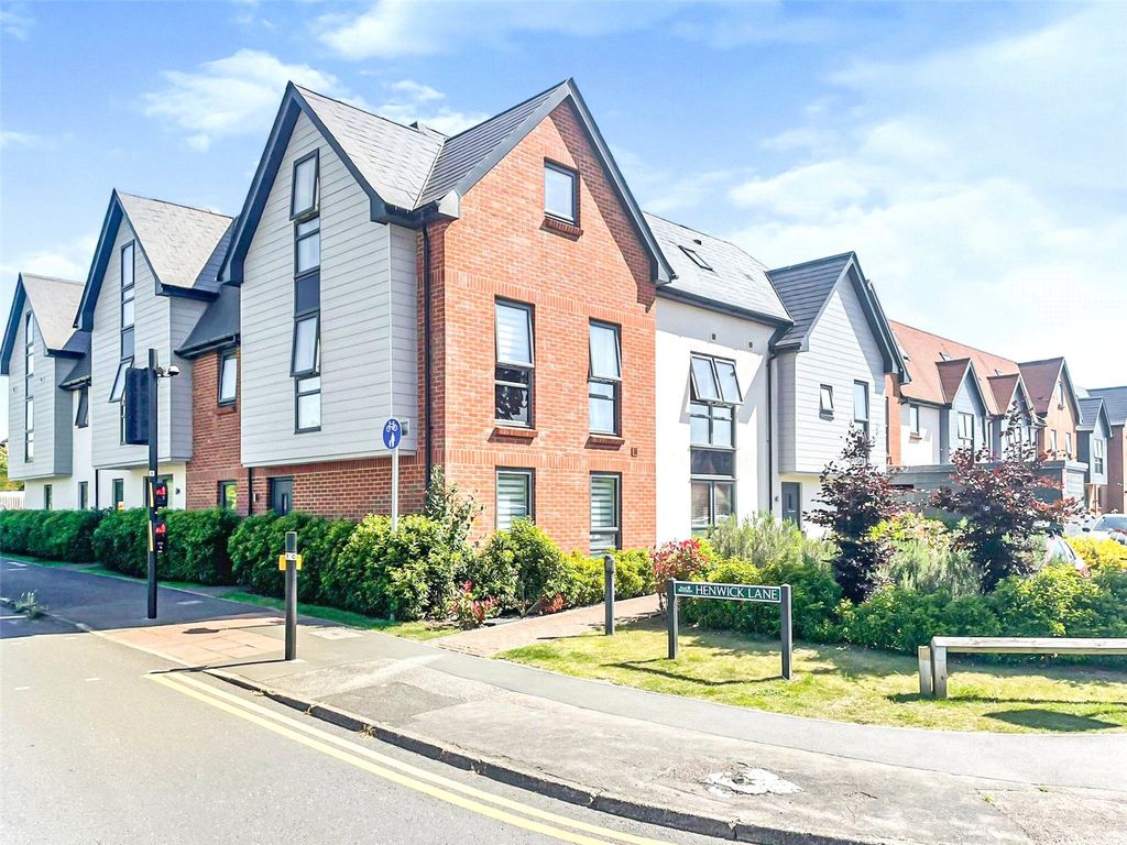 Property photo 1 of 12 Front Aspect